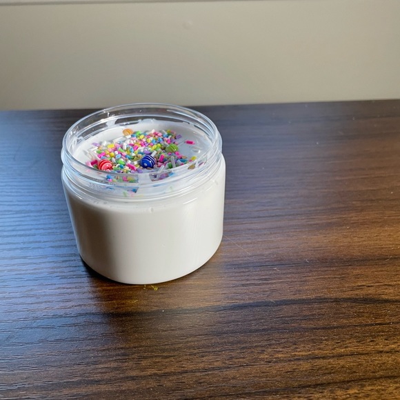Marshmallow Fluff Slime - Picture 2 of 6